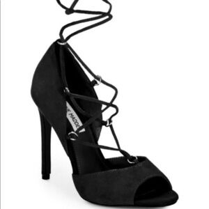 New in box Steve Madden Rayshel heels black Suede Strappy Lace Up Peep Toe